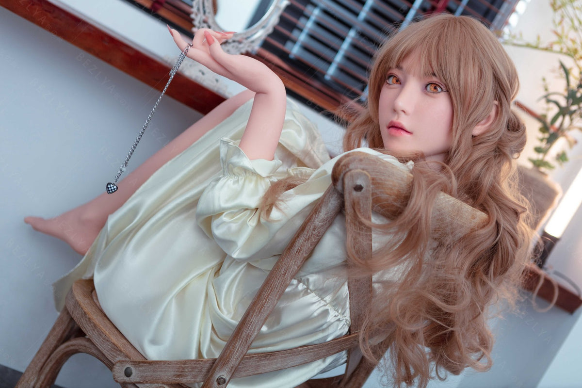 Iris poupée sexuelle (Bezlya Doll 160 cm bonnet C 2.1 Silicone)