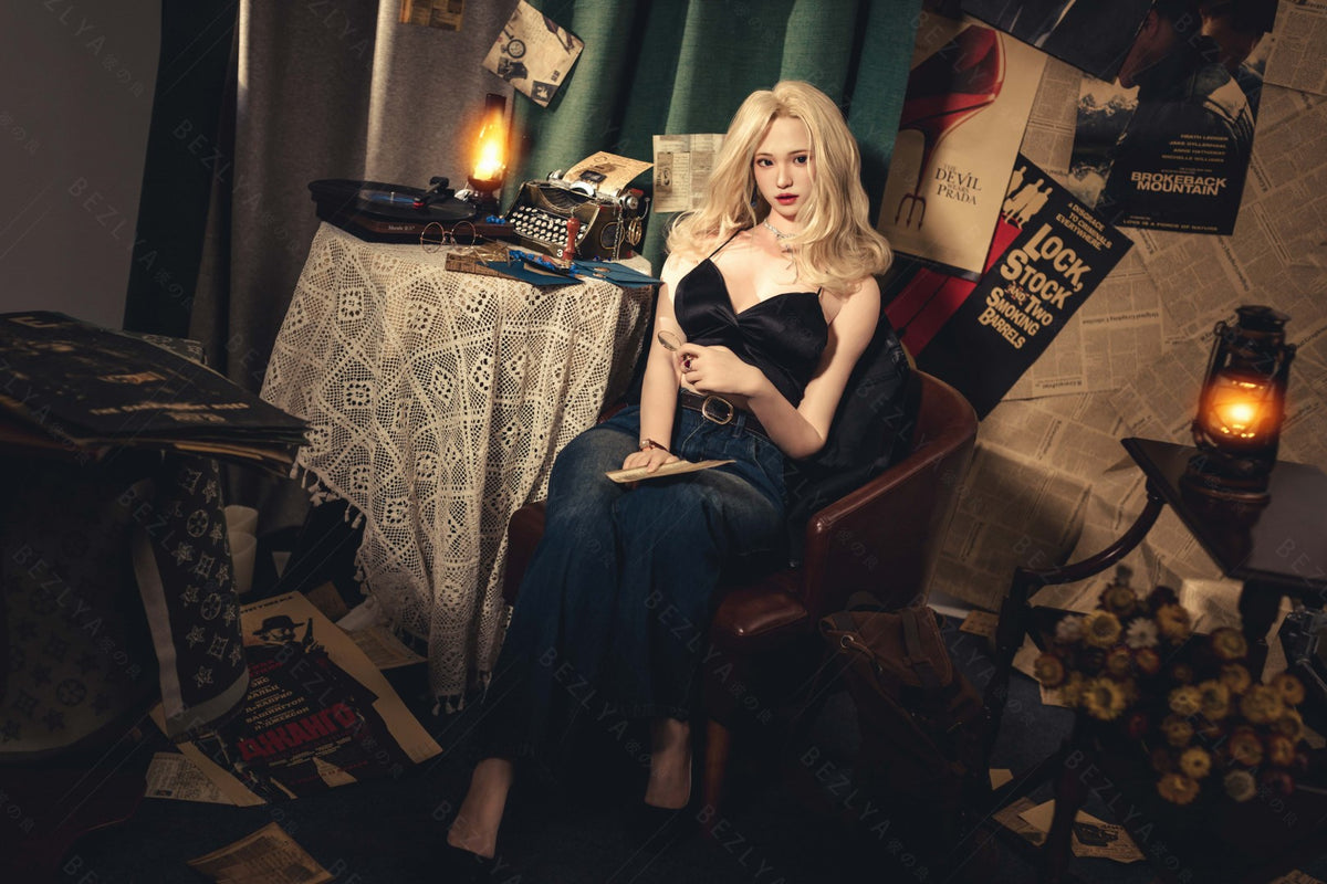 Hélianthe poupée sexuelle (Bezlya Doll 162 cm C-Cup 2.2U Silicone)