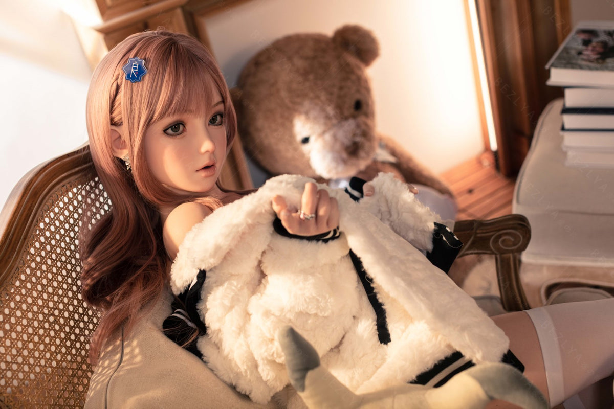 Convallarie poupée sexuelle (Bezlya Doll 149 cm bonnet D 2.2CF Silicone)