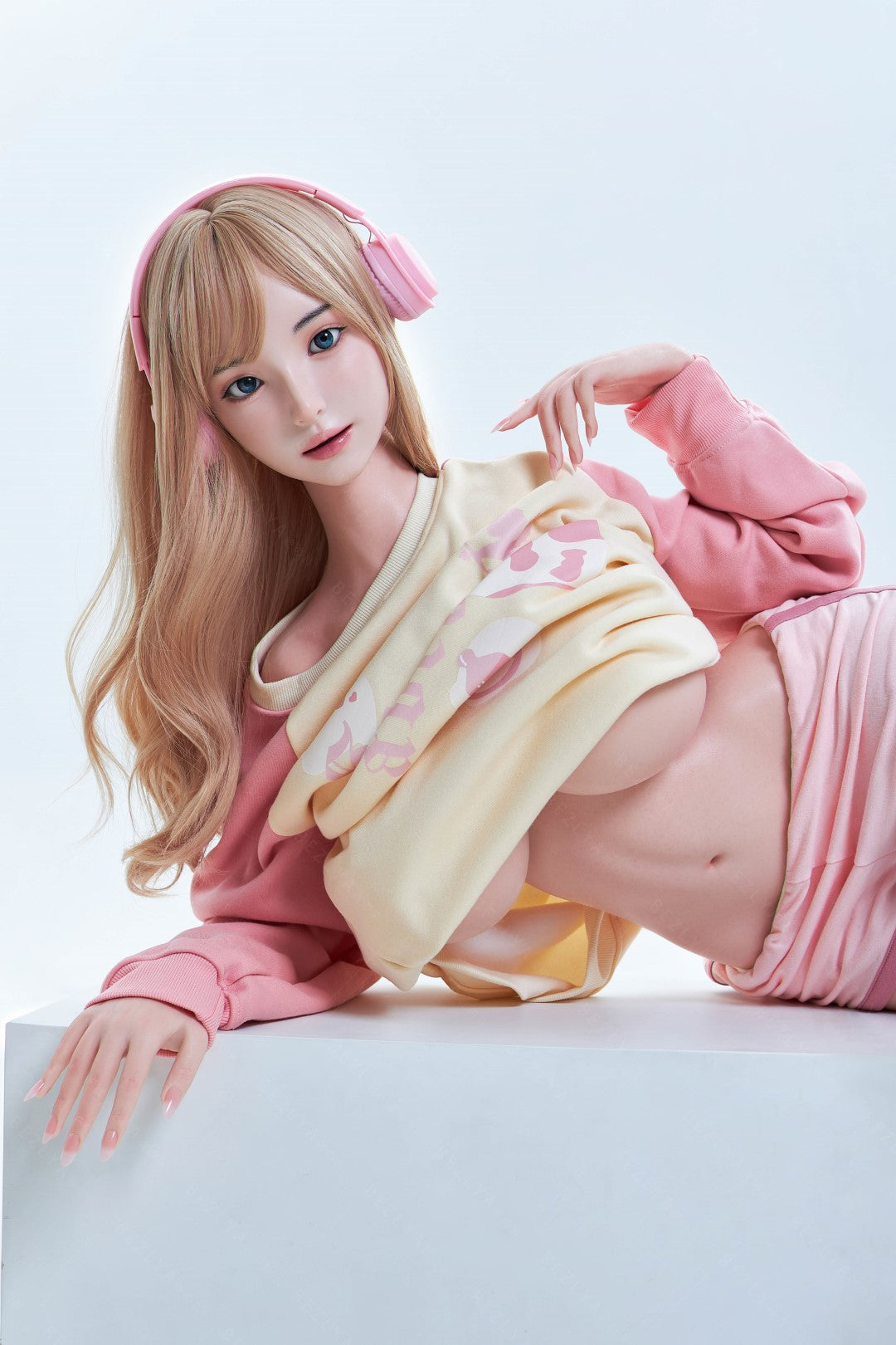 Camélia poupée sexuelle (Bezlya Doll 161 cm bonnet G 2.1 Silicone)