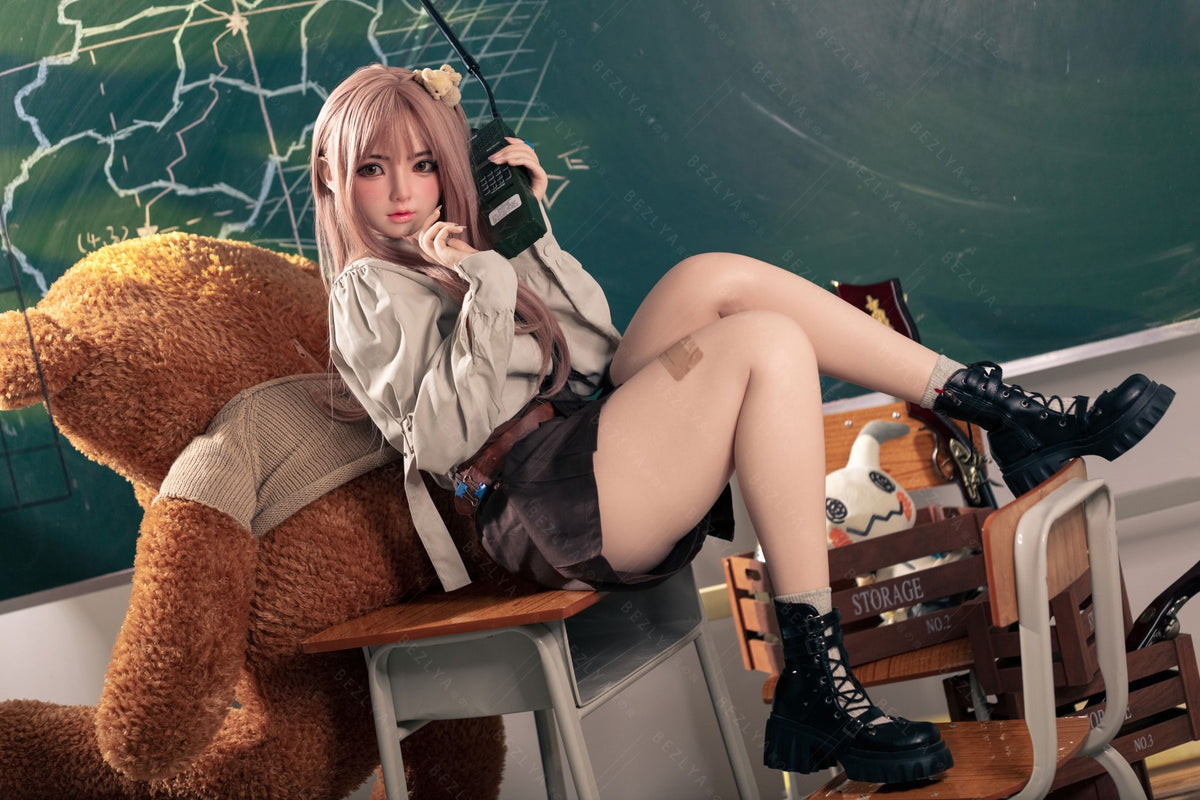 Convallarie poupée sexuelle (Bezlya Doll 155 cm bonnet B 2.1 Silicone)