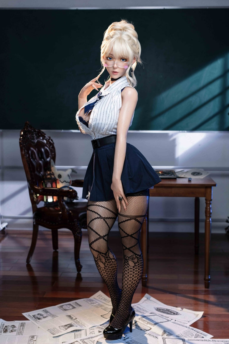 Violette poupée sexuelle (Poupée AITIA 157cm Bonnet F 2.2CF Silicone)