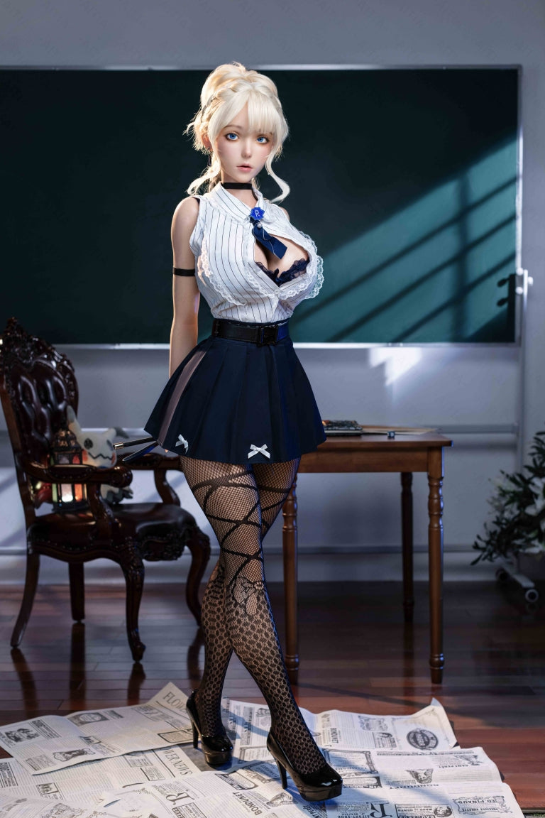 Violette poupée sexuelle (Poupée AITIA 157cm Bonnet F 2.2CF Silicone)