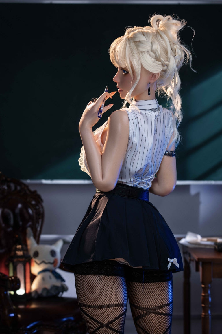 Violette poupée sexuelle (Poupée AITIA 157cm Bonnet F 2.2CF Silicone)