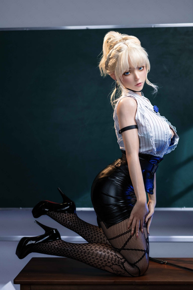 Violette poupée sexuelle (Poupée AITIA 157cm Bonnet F 2.2CF Silicone)