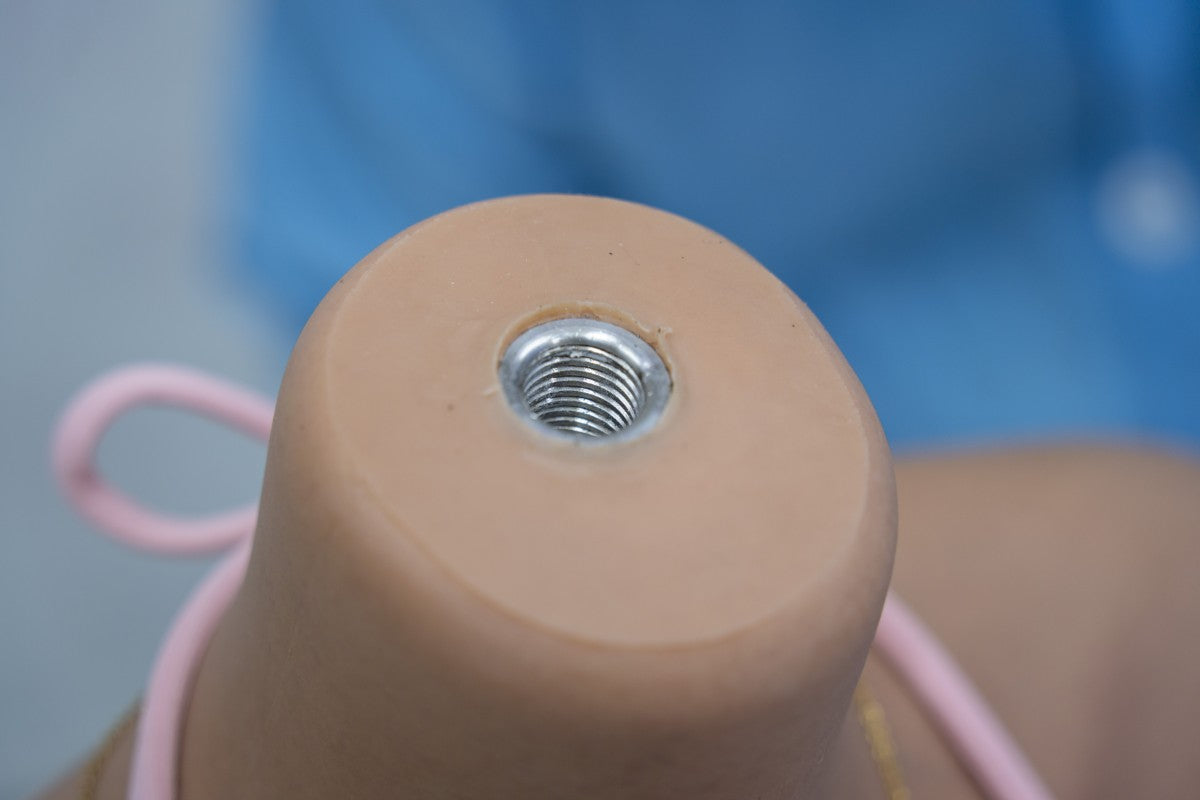 Kemeny.C Torse poupée sexuelle (SEDoll Bonnet F 114 cm #119SO RST silicone)