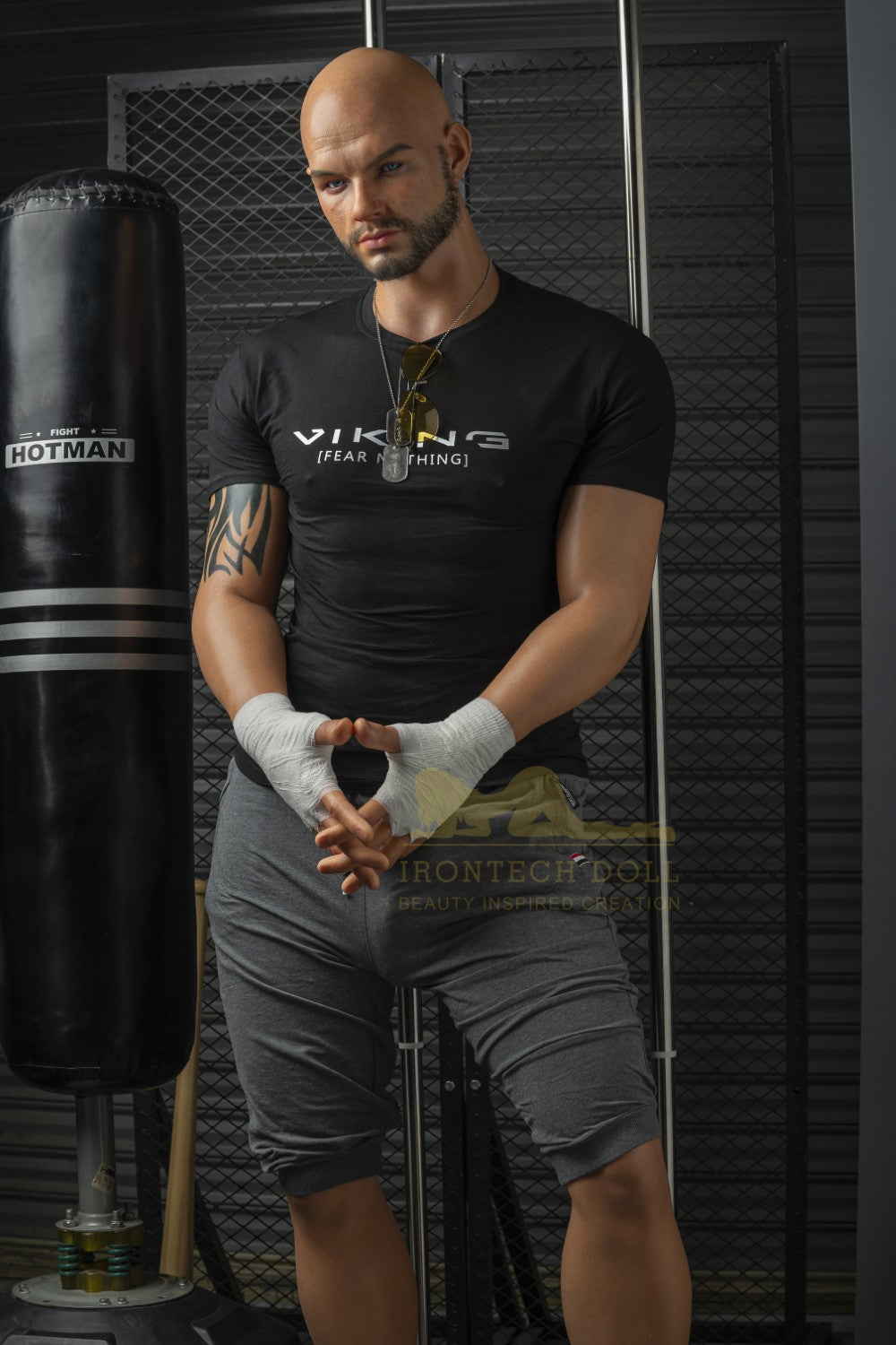 Cliff Jensen Star du porno poupée sexuelle (Irontech Doll 190 cm en silicone)