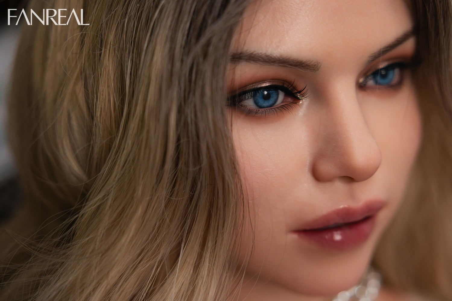 Torse de Carlee poupée sexuelle (FanReal Doll 95 cm G-cup Silicone)