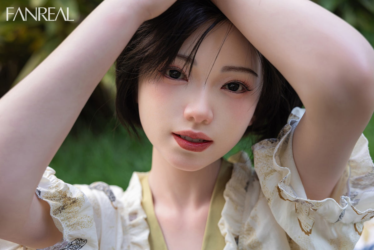 Molly poupée sexuelle (FanReal Doll 153 cm bonnet B en silicone)