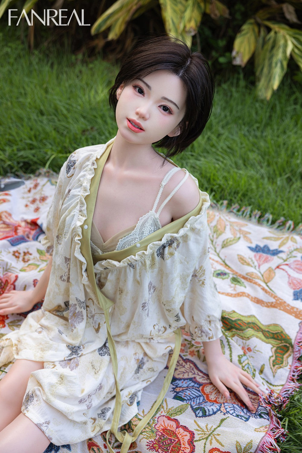 Molly poupée sexuelle (FanReal Doll 153 cm bonnet B en silicone)