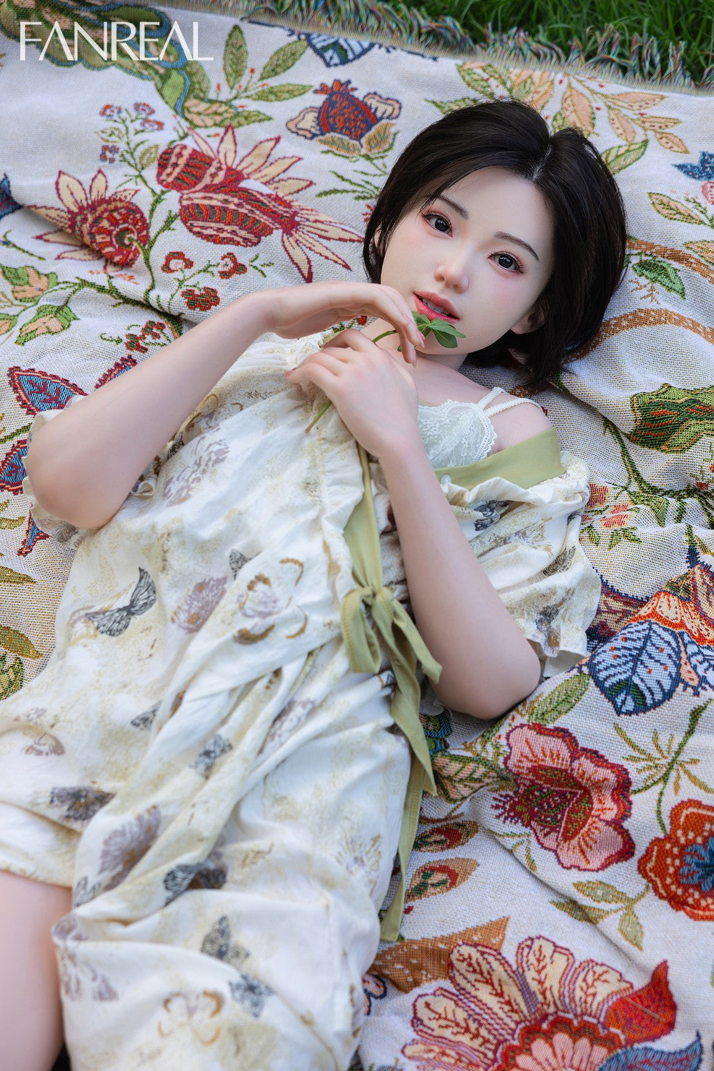 Molly poupée sexuelle (FanReal Doll 153 cm bonnet B en silicone)