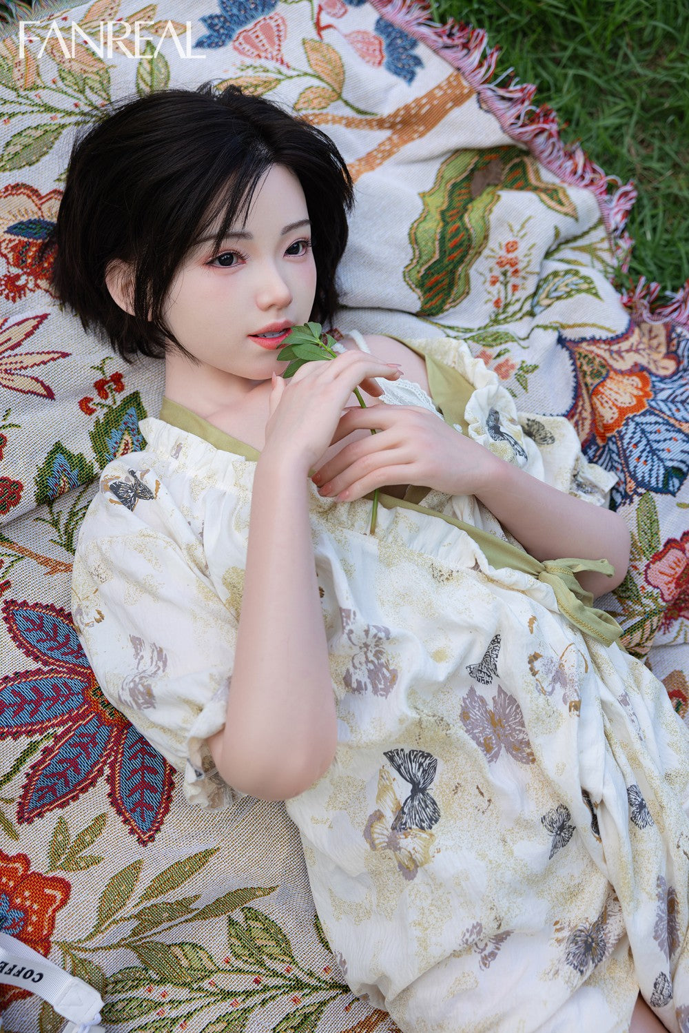 Molly poupée sexuelle (FanReal Doll 153 cm bonnet B en silicone)