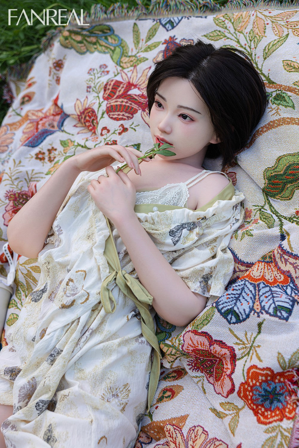 Molly poupée sexuelle (FanReal Doll 153 cm bonnet B en silicone)