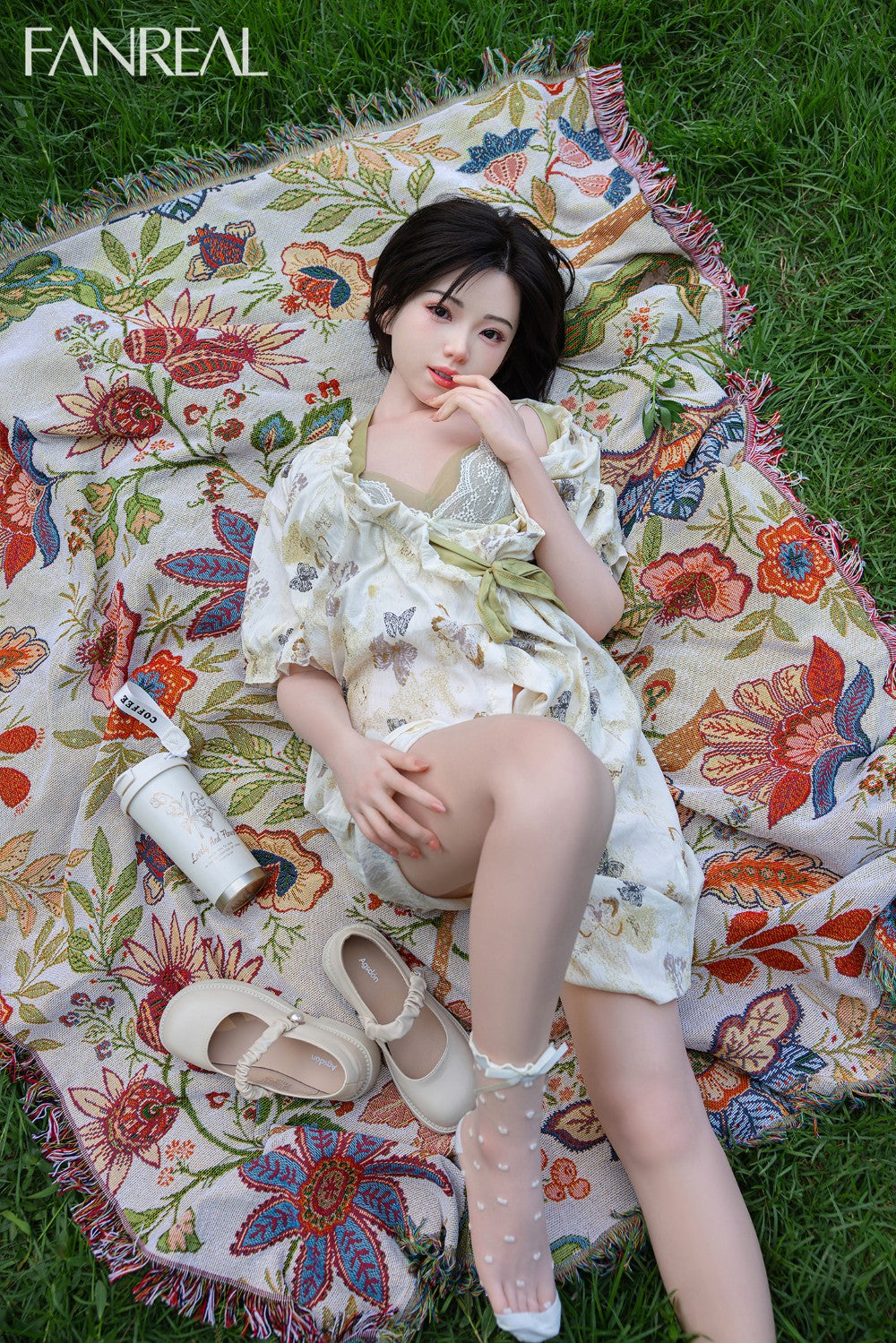 Molly poupée sexuelle (FanReal Doll 153 cm bonnet B en silicone)