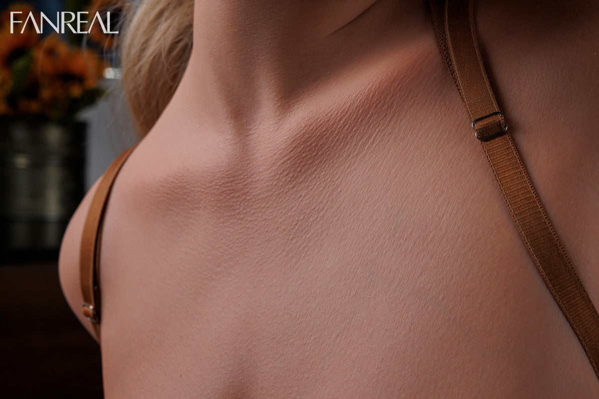 Lila Torse poupée sexuelle (FanReal Doll Bonnet F de 111 cm RST silicone)