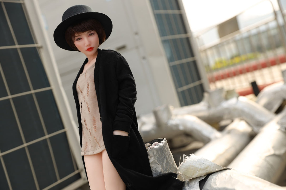 Réka poupée sexuelle (Climax Doll Mini bonnet B 60cm Silicone)