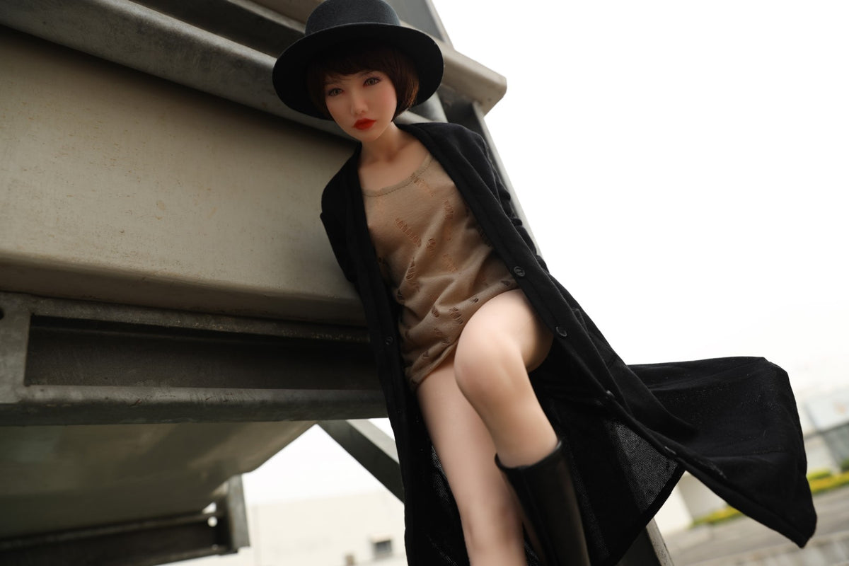 Réka poupée sexuelle (Climax Doll Mini bonnet B 60cm Silicone)