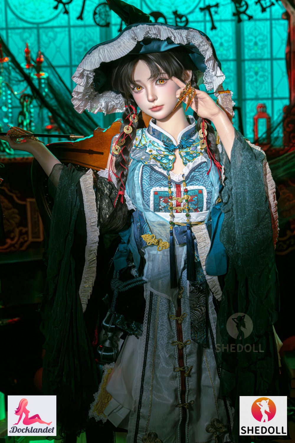 "Silikondocka Tanya 160 cm poserar i tematiskt ljus – C-kupa och naturtrogna drag från SHEDOLL"