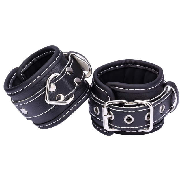 BDSM Kit - Menottes, Fouet, Laisse, Boule Bâillon, Masque pour les Yeux (Ensemble de 9 Pièces)