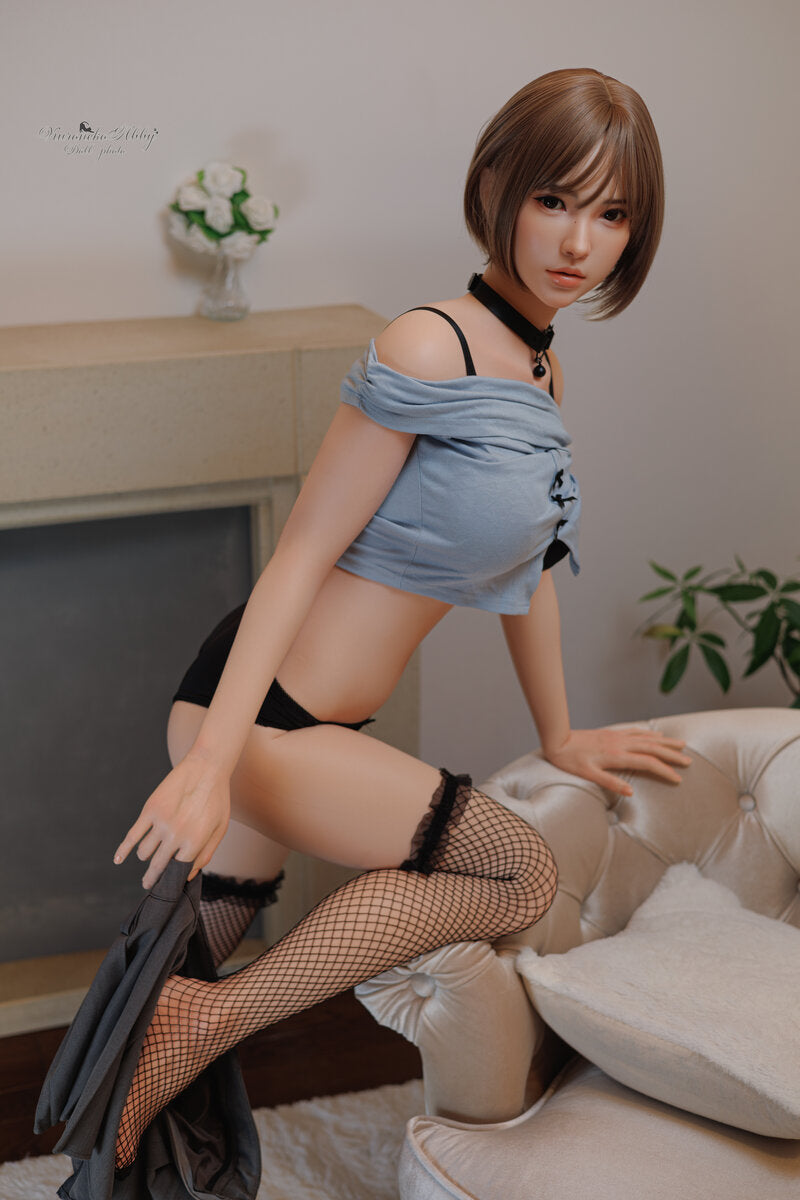 Aïcha poupée sexuelle (FUDoll 161 cm (coupe D en silicone)