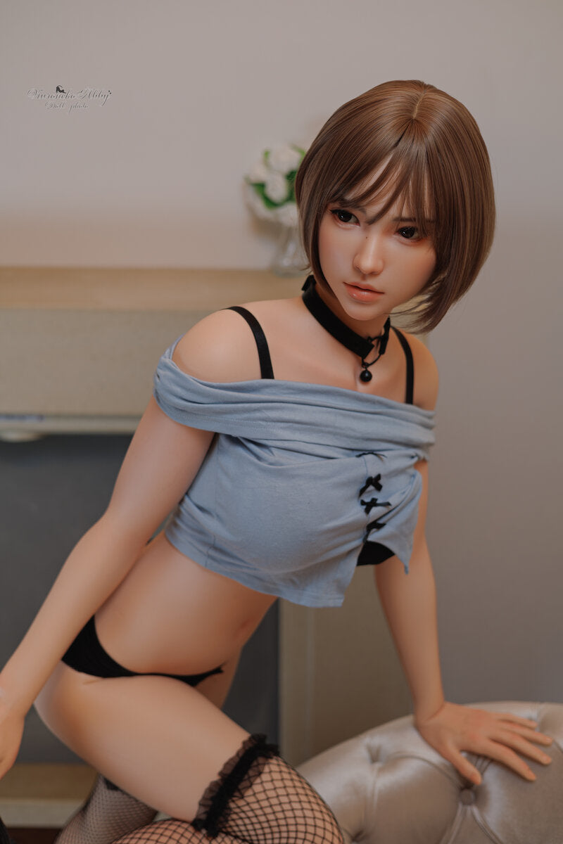 Aïcha poupée sexuelle (FUDoll 161 cm (coupe D en silicone)