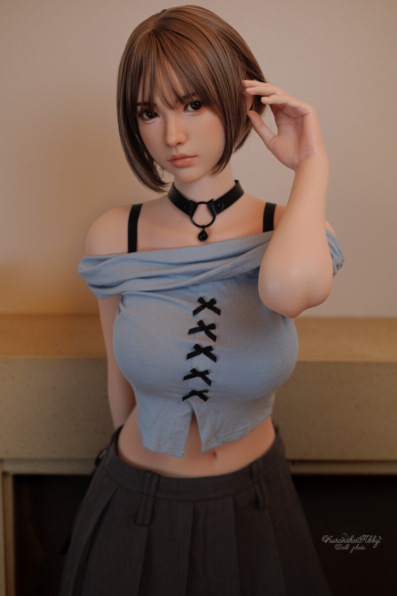 Aïcha poupée sexuelle (FUDoll 161 cm (coupe D en silicone)