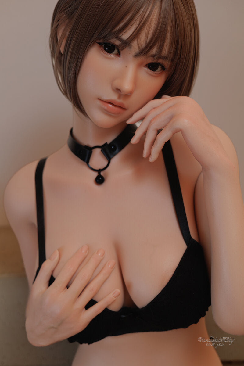 Aïcha poupée sexuelle (FUDoll 161 cm (coupe D en silicone)