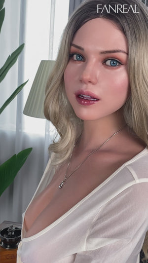 Carlee poupée sexuelle (FanReal Doll 170 cm en silicone G-Cup)