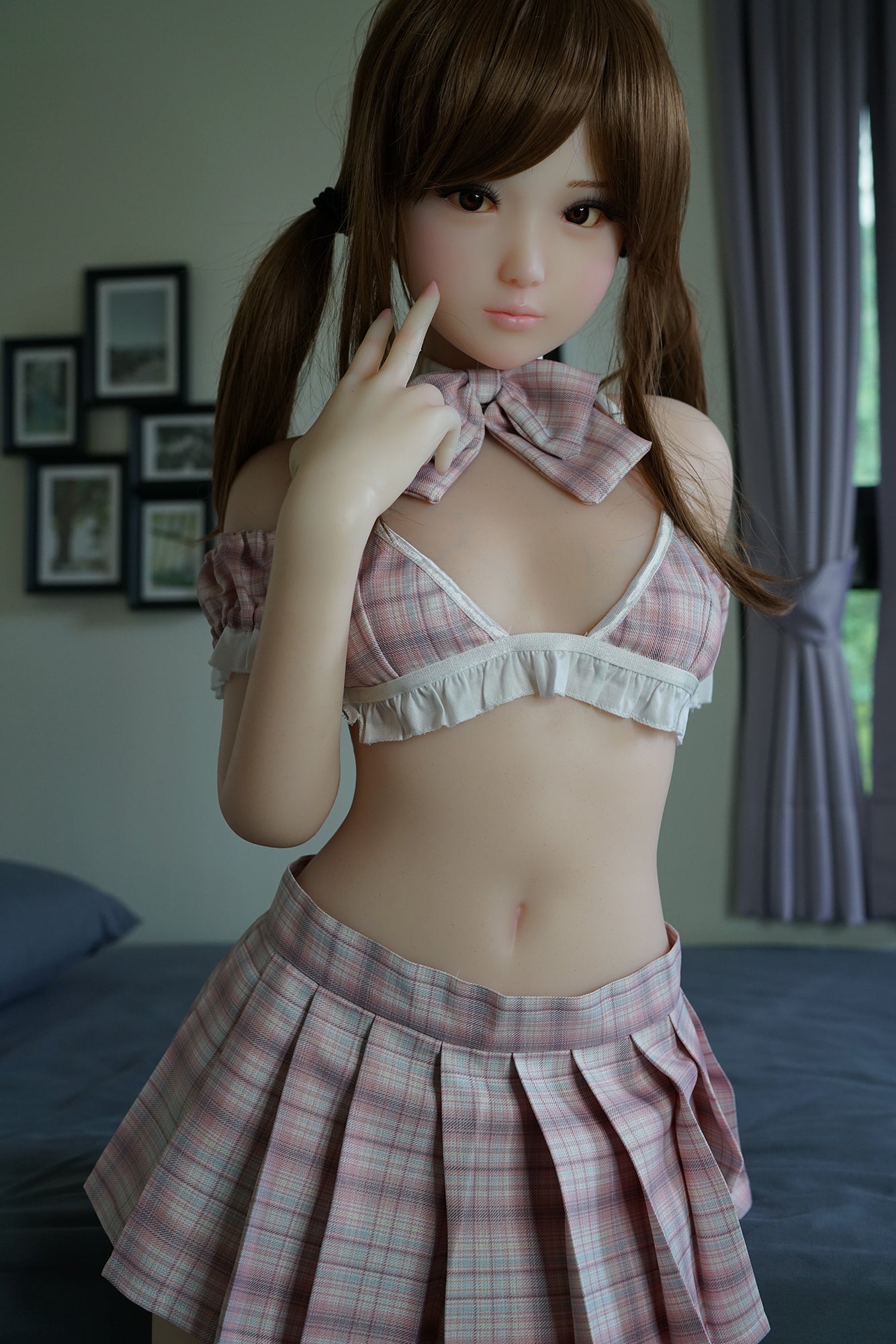 Aïka poupée sexuelle (Piper Doll 130 cm bonnet A en silicone)