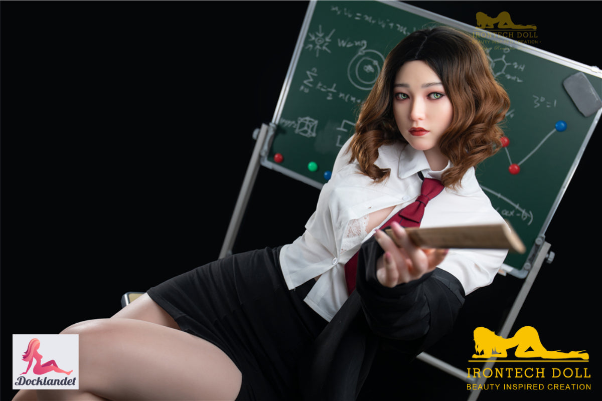 Caroline poupée sexuelle (Irontech Doll 166 cm bonnet B S10 Silicone)